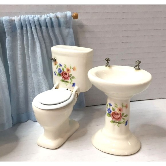 Dollhouse Porcelain Bathroom Tub Sink Toilet Curtains Miniature Set Floral Vtg - Picture 2 of 10